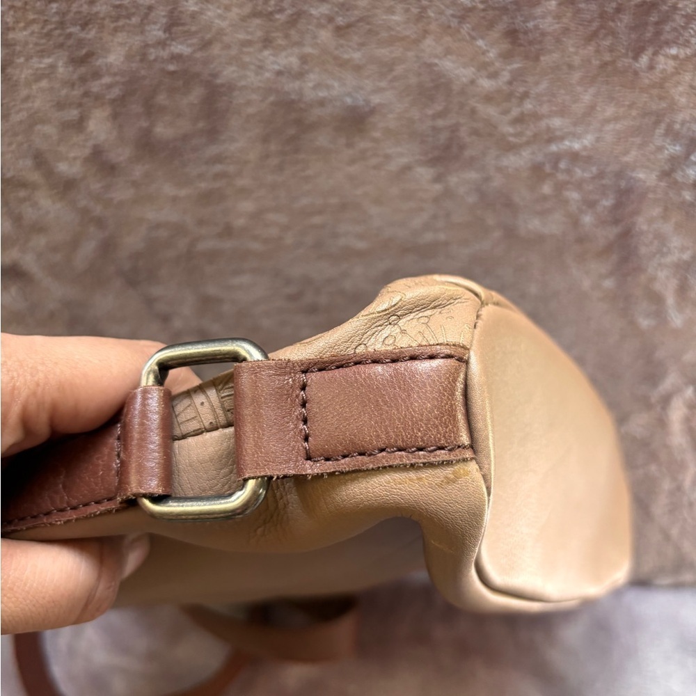 The Sak Tan Leather Embossed Floral Mandala Crossbody Bag Happy & Free Lining - Picture 6 of 11